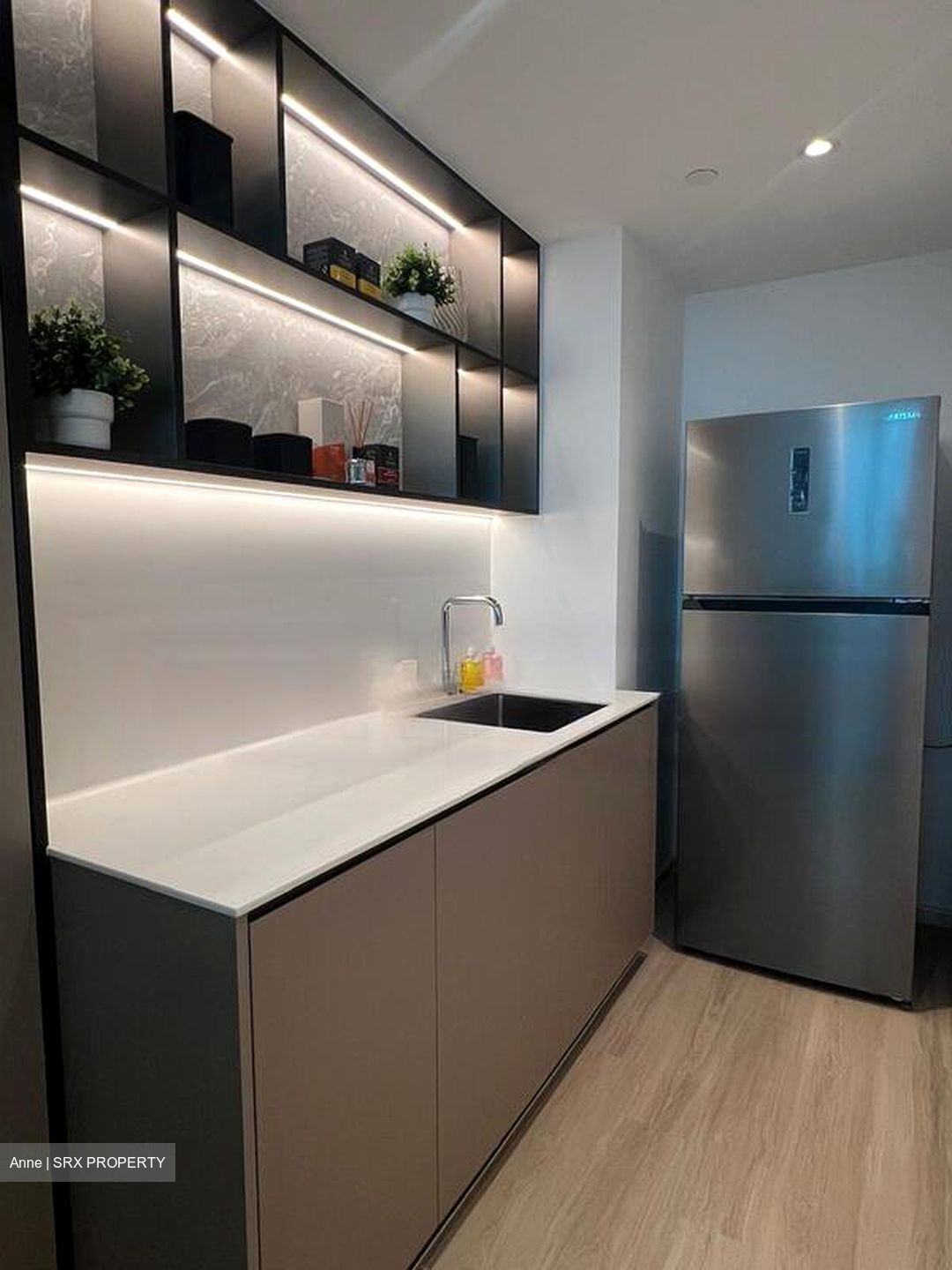 Arc 380 (D8), Office #528450641